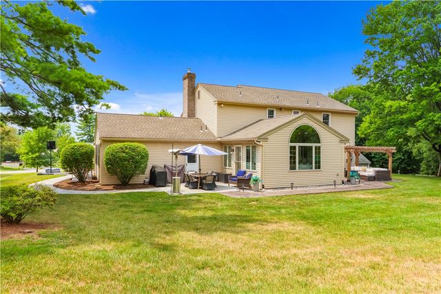 4775 White Oak Circle, Lower Macungie Twp, PA 18049