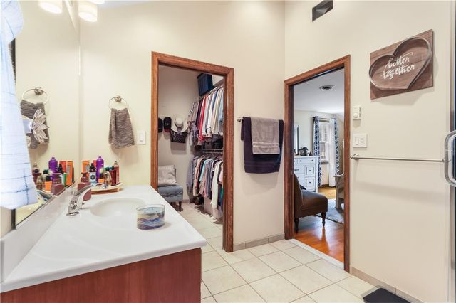 4775 White Oak Circle, Lower Macungie Twp, PA 18049