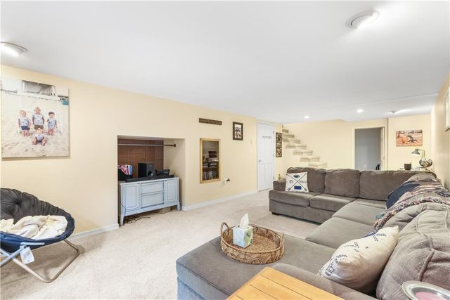 4775 White Oak Circle, Lower Macungie Twp, PA 18049