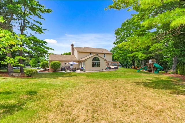4775 White Oak Circle, Lower Macungie Twp, PA 18049