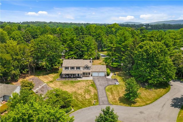 4775 White Oak Circle, Lower Macungie Twp, PA 18049