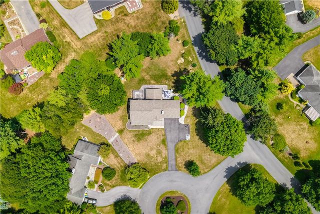 4775 White Oak Circle, Lower Macungie Twp, PA 18049