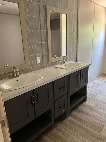 25321 Long Dr, Mabelvale, AR 72103