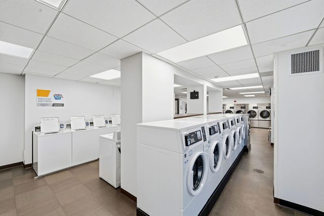 2020 N Lincoln Park W 19C, Chicago, IL 60614