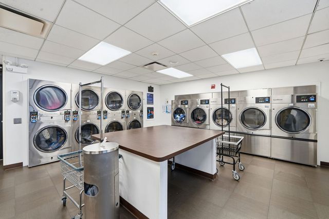 2020 N Lincoln Park W 19C, Chicago, IL 60614