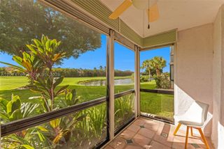 9811 N Hollybrook Lake Dr 103, Pembroke Pines, FL 33025
