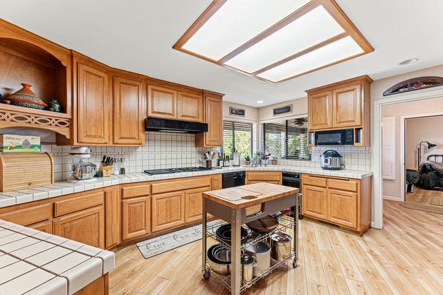 18591 Ponderosa Hills Rd, Volcano, CA 95689