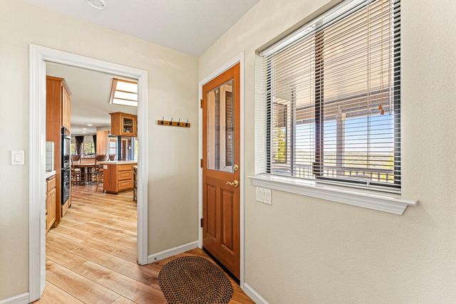 18591 Ponderosa Hills Rd, Volcano, CA 95689