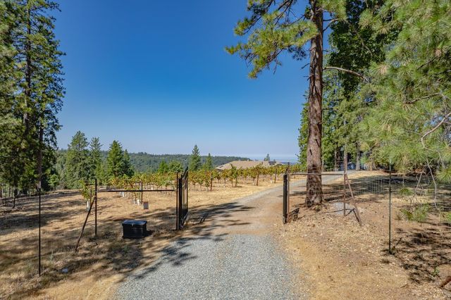 18591 Ponderosa Hills Rd, Volcano, CA 95689