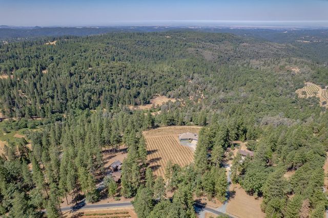18591 Ponderosa Hills Rd, Volcano, CA 95689