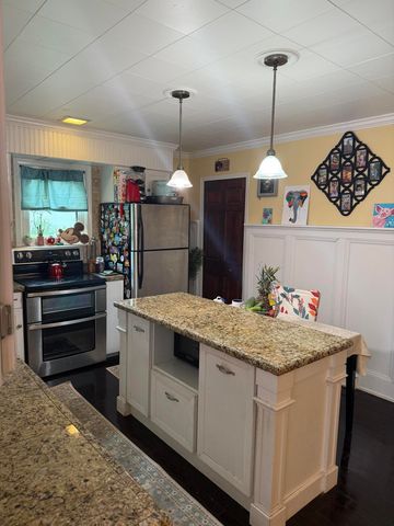 517 W Main Street, Manchester Vlg, MI 48158