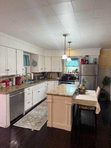 517 W Main Street, Manchester Vlg, MI 48158