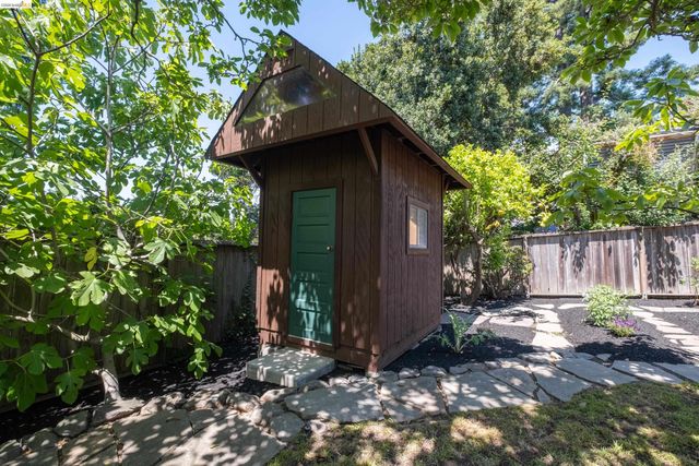1611 Rose St, Berkeley, CA 94703