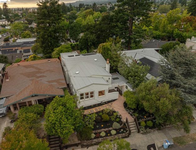 1611 Rose St, Berkeley, CA 94703