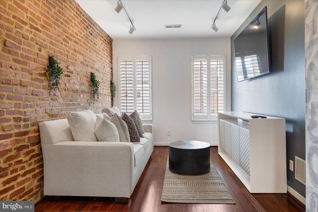 2125 CAMBRIDGE, Baltimore, MD 21231
