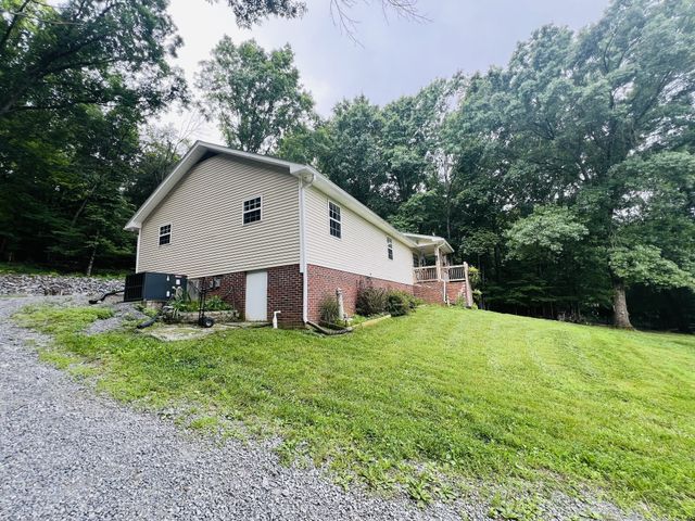 318 Molino Rd, Fayetteville, TN 37334