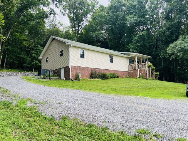 318 Molino Rd, Fayetteville, TN 37334
