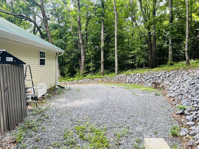 318 Molino Rd, Fayetteville, TN 37334