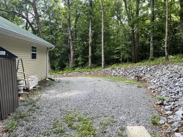 318 Molino Rd, Fayetteville, TN 37334