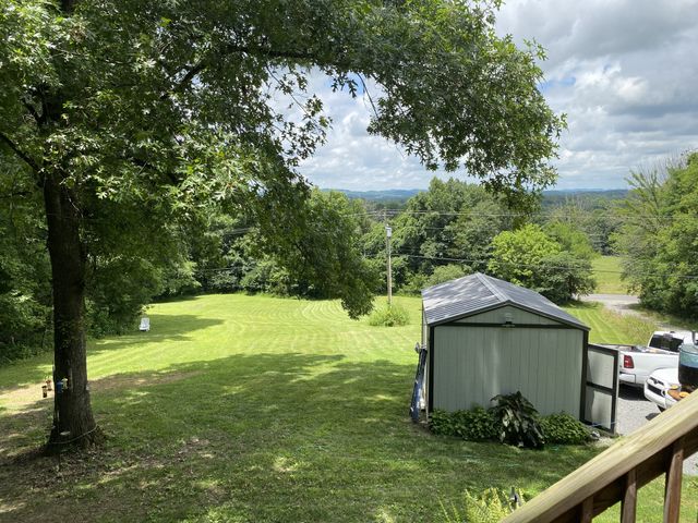 318 Molino Rd, Fayetteville, TN 37334