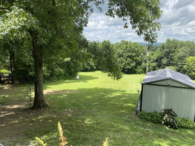 318 Molino Rd, Fayetteville, TN 37334