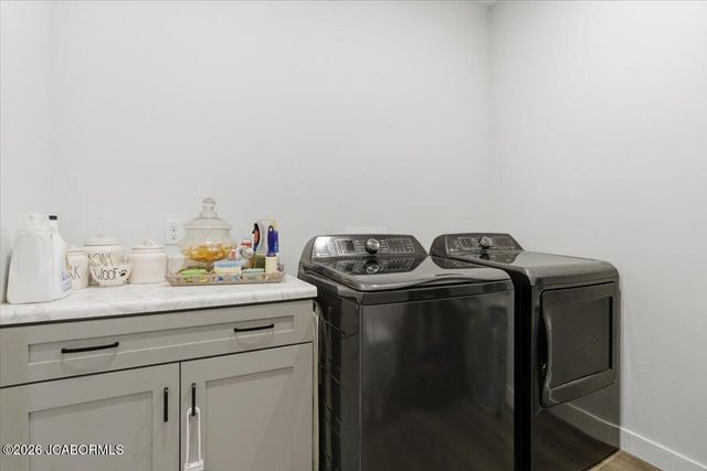19055 S OLD HWY 63, Hartsburg, MO 65039