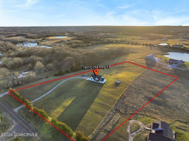 19055 S OLD HWY 63, Hartsburg, MO 65039
