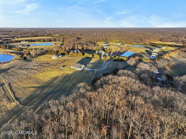 19055 S OLD HWY 63, Hartsburg, MO 65039