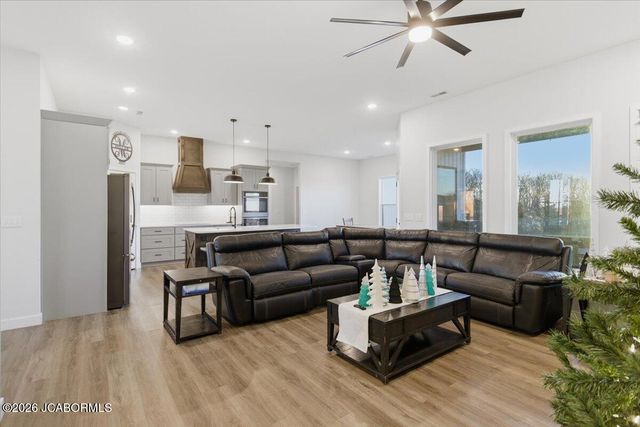 19055 S OLD HWY 63, Hartsburg, MO 65039