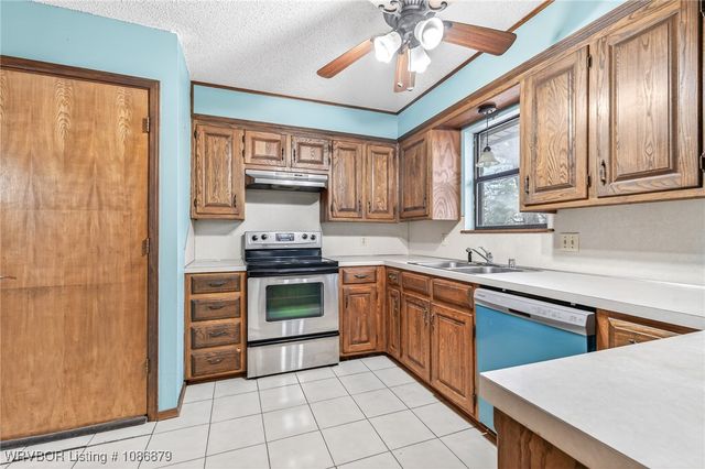 107 Oak Street, Arkoma, OK 74901