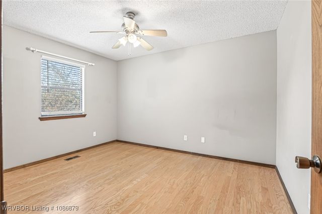 107 Oak Street, Arkoma, OK 74901