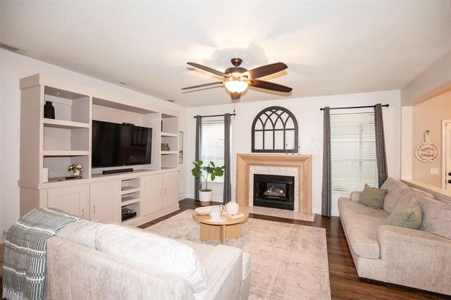 2904 Julie Ann Drive, Pearland, TX 77584