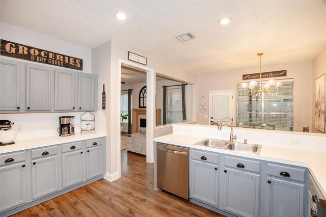 2904 Julie Ann Drive, Pearland, TX 77584