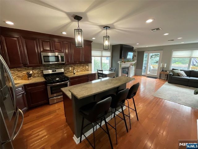 112 Tontine Avenue, Lyndhurst, NJ 07071