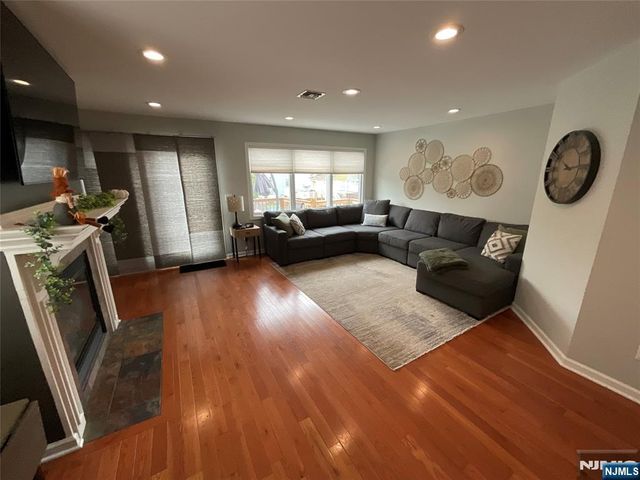 112 Tontine Avenue, Lyndhurst, NJ 07071