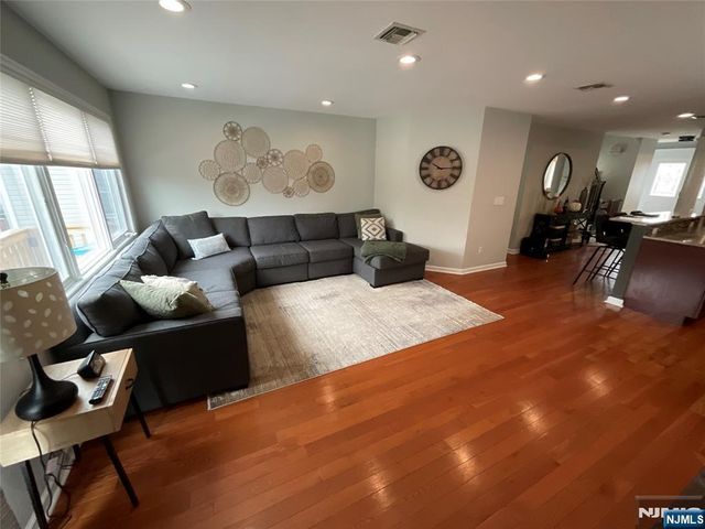 112 Tontine Avenue, Lyndhurst, NJ 07071