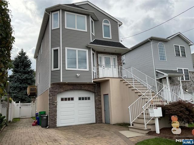 112 Tontine Avenue, Lyndhurst, NJ 07071
