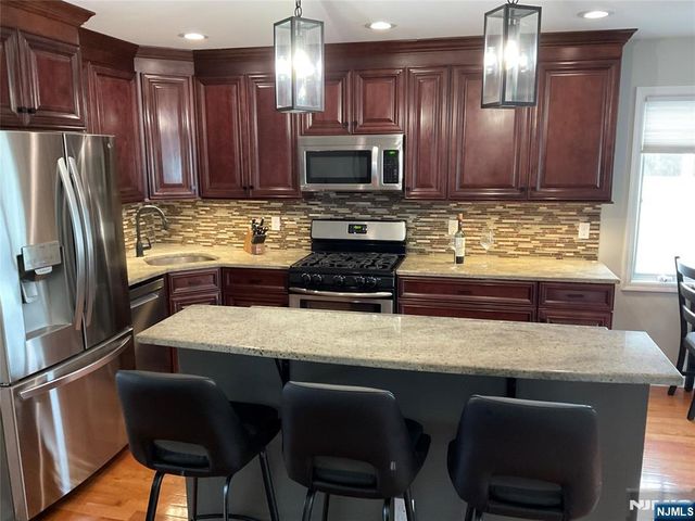 112 Tontine Avenue, Lyndhurst, NJ 07071