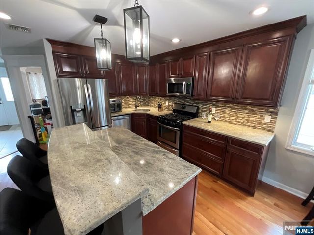 112 Tontine Avenue, Lyndhurst, NJ 07071