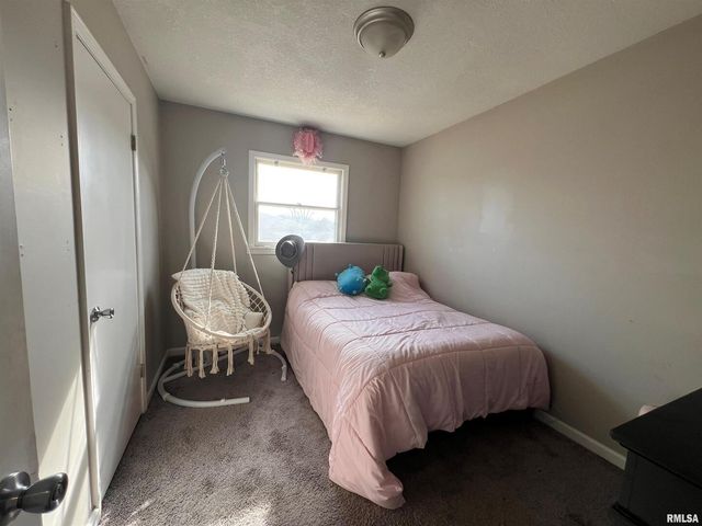 2433 CEDAR CREEK Court, Quincy, IL 62305