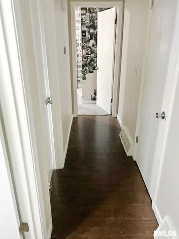 2433 CEDAR CREEK Court, Quincy, IL 62305