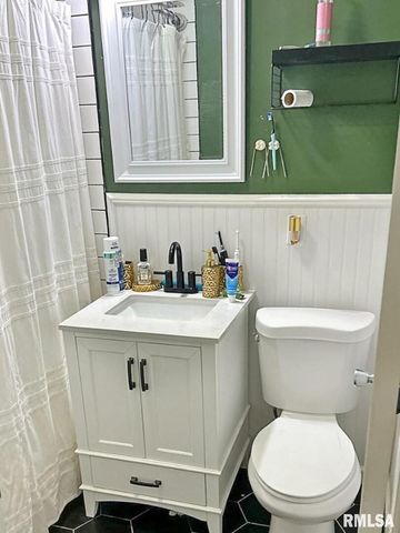 2433 CEDAR CREEK Court, Quincy, IL 62305