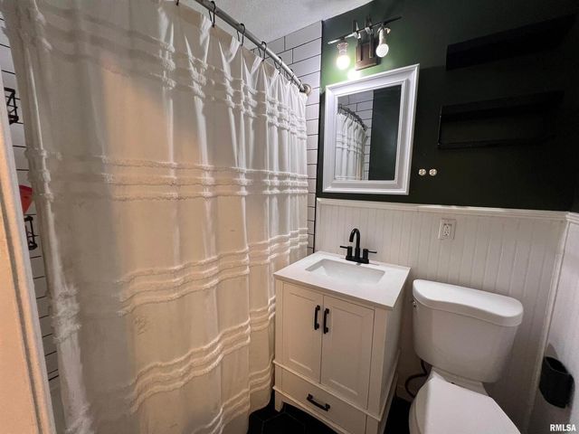 2433 CEDAR CREEK Court, Quincy, IL 62305