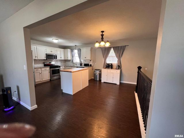 2433 CEDAR CREEK Court, Quincy, IL 62305