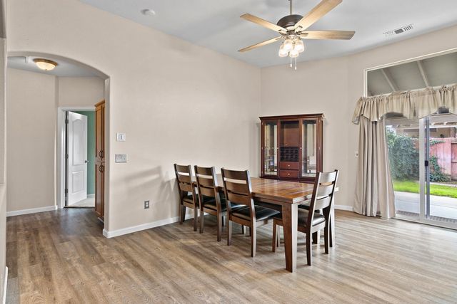 6322 Leaflet Ln, Hughson, CA 95326