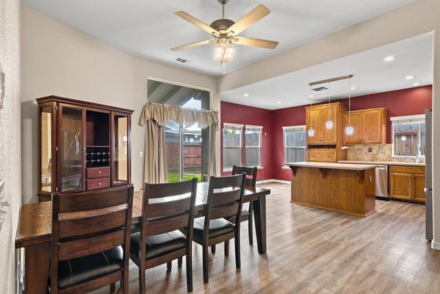 6322 Leaflet Ln, Hughson, CA 95326