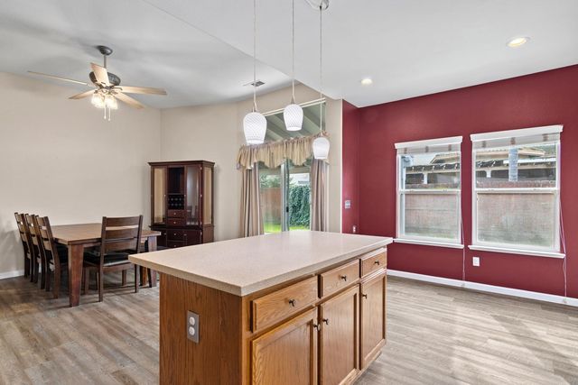 6322 Leaflet Ln, Hughson, CA 95326