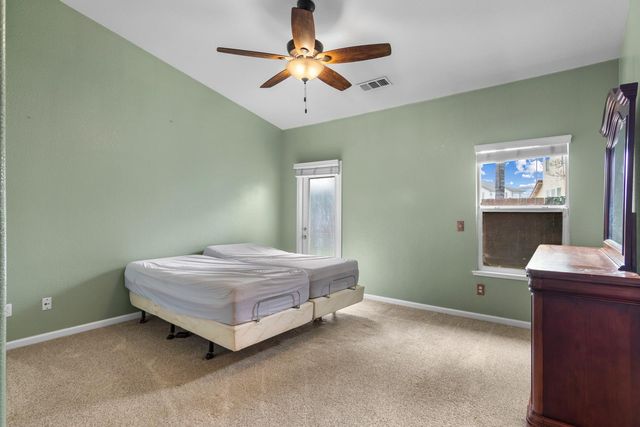 6322 Leaflet Ln, Hughson, CA 95326