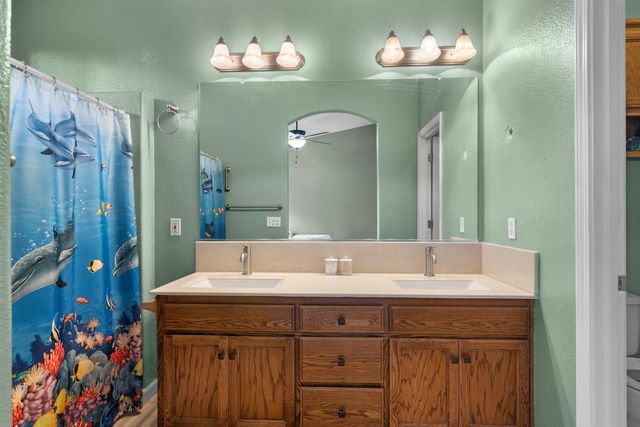 6322 Leaflet Ln, Hughson, CA 95326