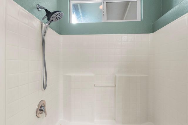 6322 Leaflet Ln, Hughson, CA 95326